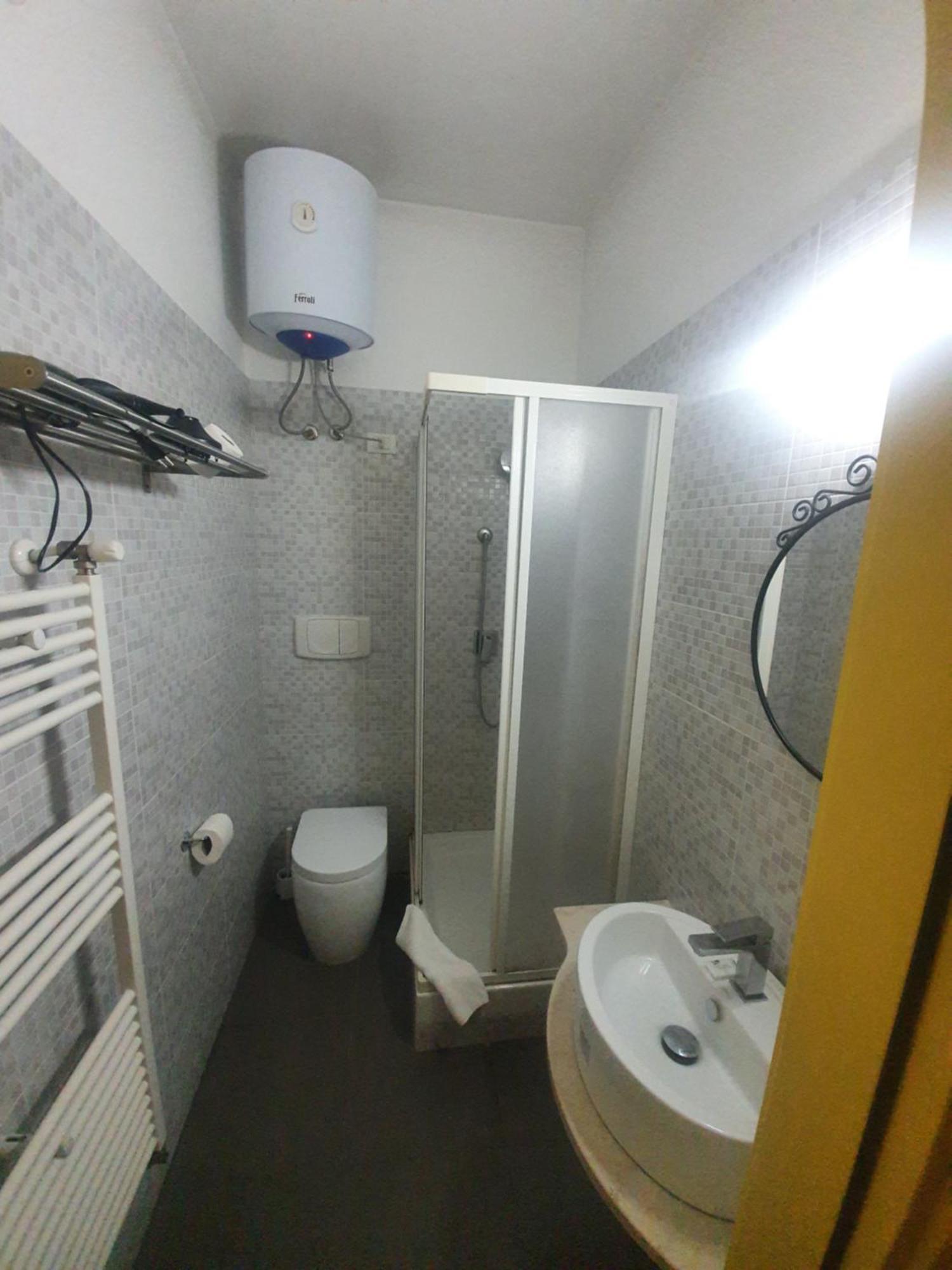 Отель Sira House Milano Экстерьер фото