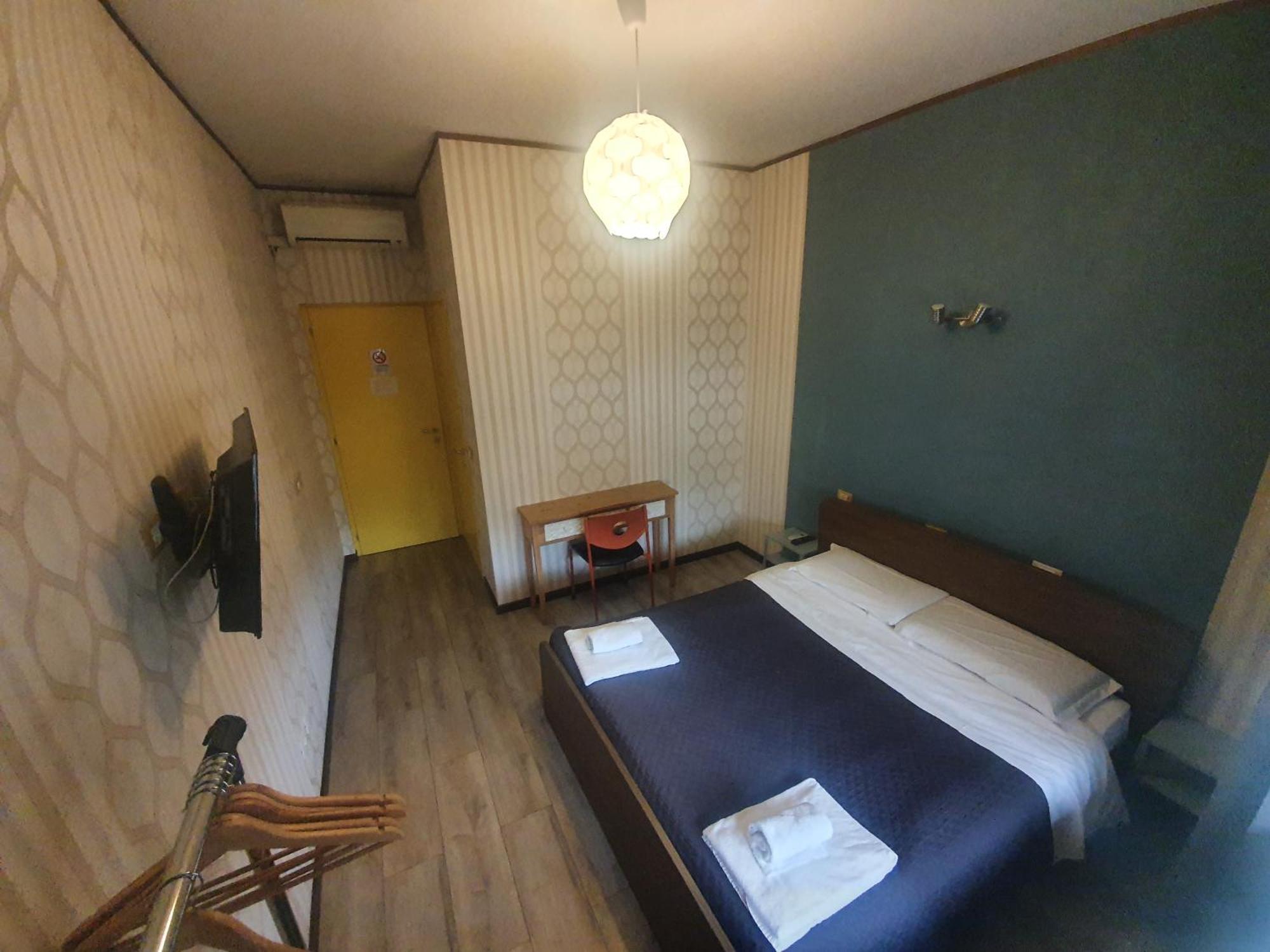 Отель Sira House Milano Экстерьер фото